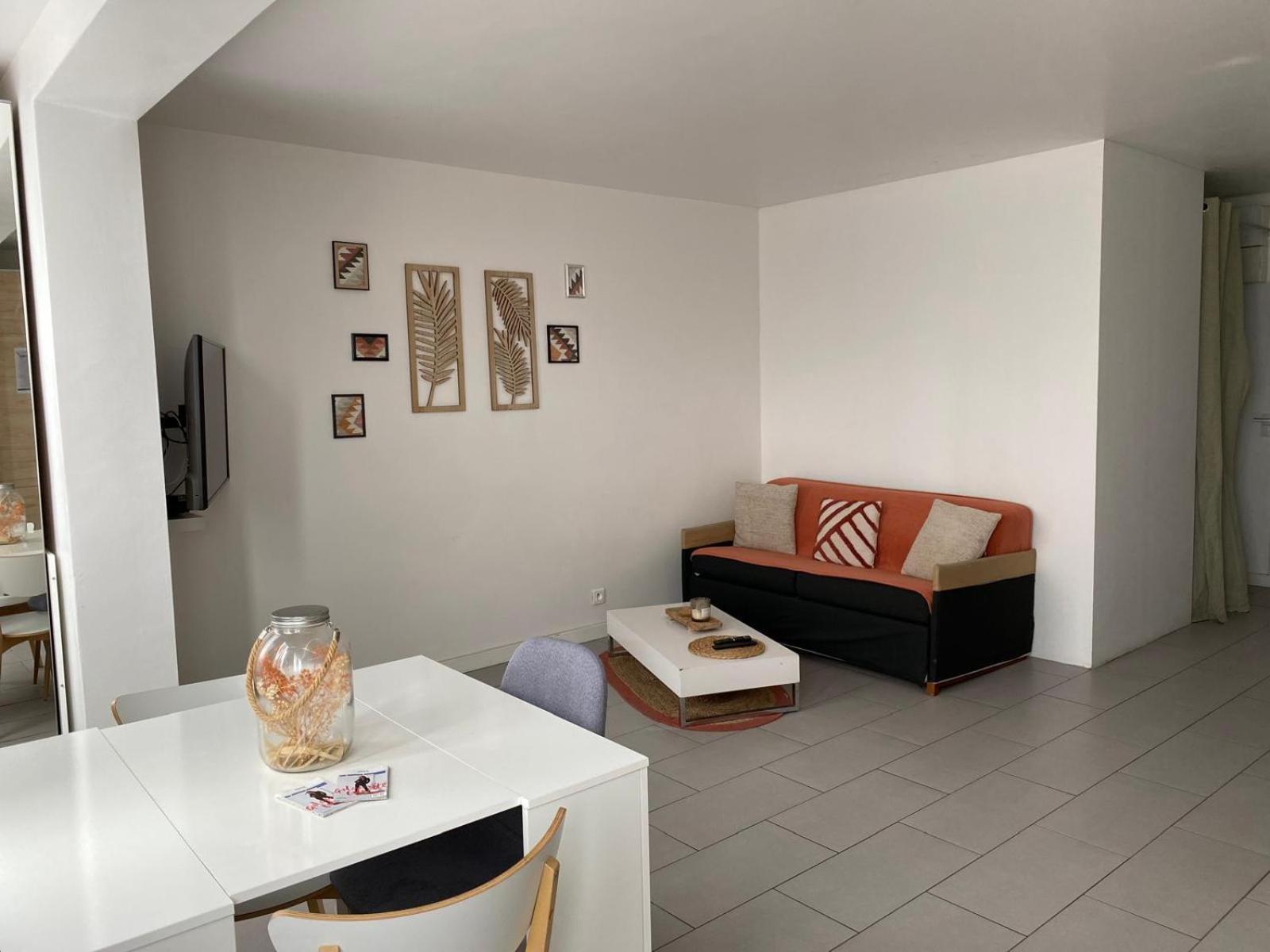 Aux Portes De Paris Apartment